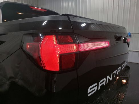 Used 2023 Hyundai Santa Cruz SEL image 32