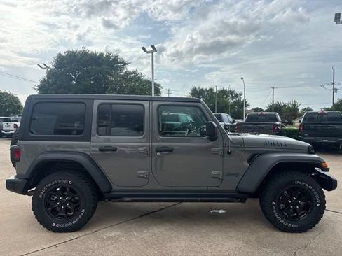 Used 2023 Jeep Wrangler Unlimited w/ Cold Weather Group AWD/4WD image 4
