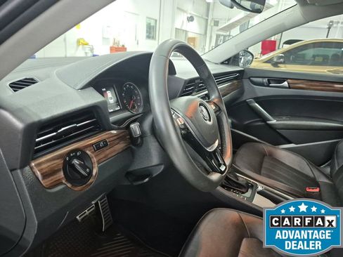 Used 2022 Volkswagen Passat 2.0T FWD image 18