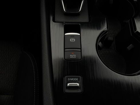 Used 2025 Nissan Rogue SV FWD image 23