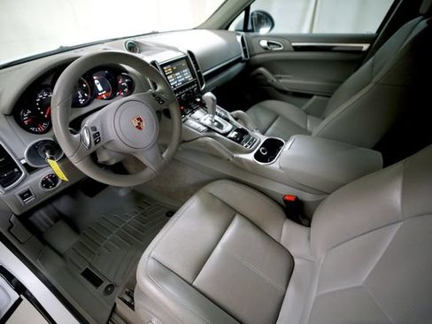 Used 2013 Porsche Cayenne Diesel AWD/4WD image 6