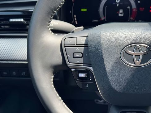 Used 2025 Toyota Camry SE w/ Convenience Package FWD image 24