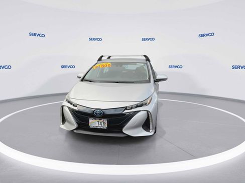 Used 2020 Toyota Prius Prime LE image 3