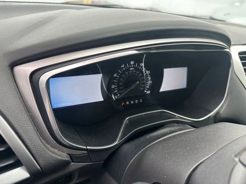 Used 2016 Ford Fusion SE image 16