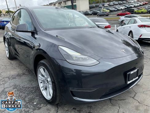 Used 2024 Tesla Model Y 2WD image 69