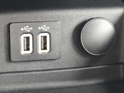 Used 2020 Ford Fusion SE image 8