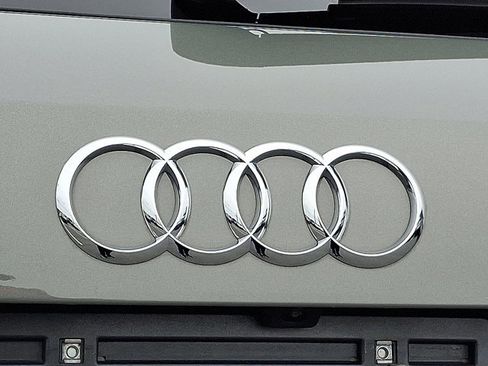 Used 2025 Audi Q3 2.0T Premium image 33