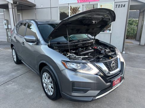 Used 2018 Nissan Rogue S FWD image 19