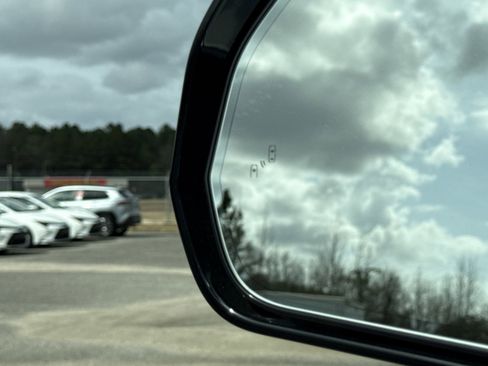 Used 2024 Toyota Tundra Limited image 19