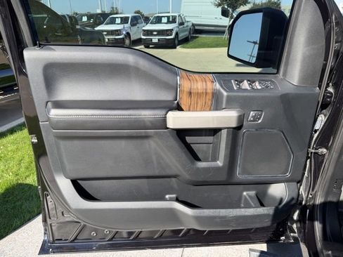 Used 2019 Ford F150 Lariat w/ Equipment Group 502A Luxury image 8