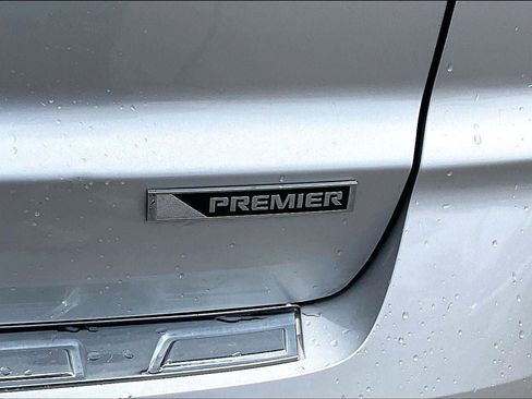 Used 2017 Chevrolet Traverse Premier AWD/4WD image 8
