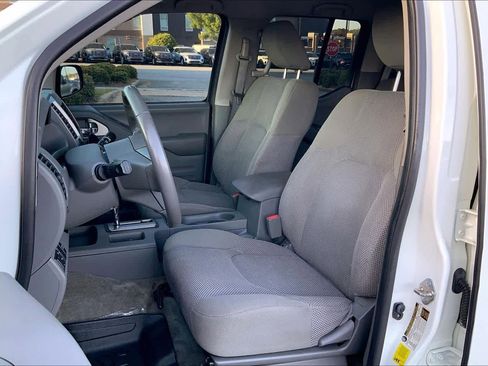 Used 2018 Nissan Frontier SV w/ Value Truck Package image 8