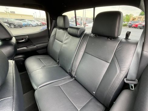 Used 2023 Toyota Tacoma TRD Off-Road w/ TRD Premium Off Road Package AWD/4WD image 20