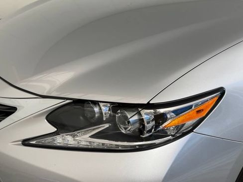 Used 2016 Lexus ES 350 w/ Luxury Package w/Wood Trim FWD image 14