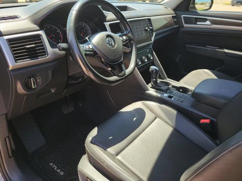 Used 2019 Volkswagen Atlas SE w/ Panoramic Sunroof Package FWD image 25
