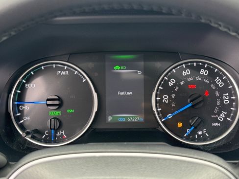 Used 2022 Toyota RAV4 XLE Premium AWD/4WD image 22