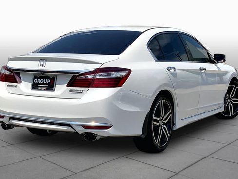 Used 2017 Honda Accord Sport Special Edition image 12