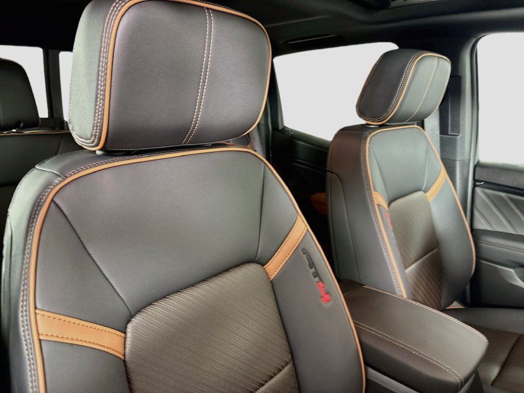 New 2026 GMC Canyon AT4 w/ Nightfall Edition AWD/4WD image 28