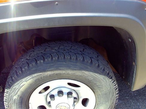 Used 2009 Chevrolet Silverado 2500 W/T w/ Snow Plow Prep Package AWD/4WD image 14