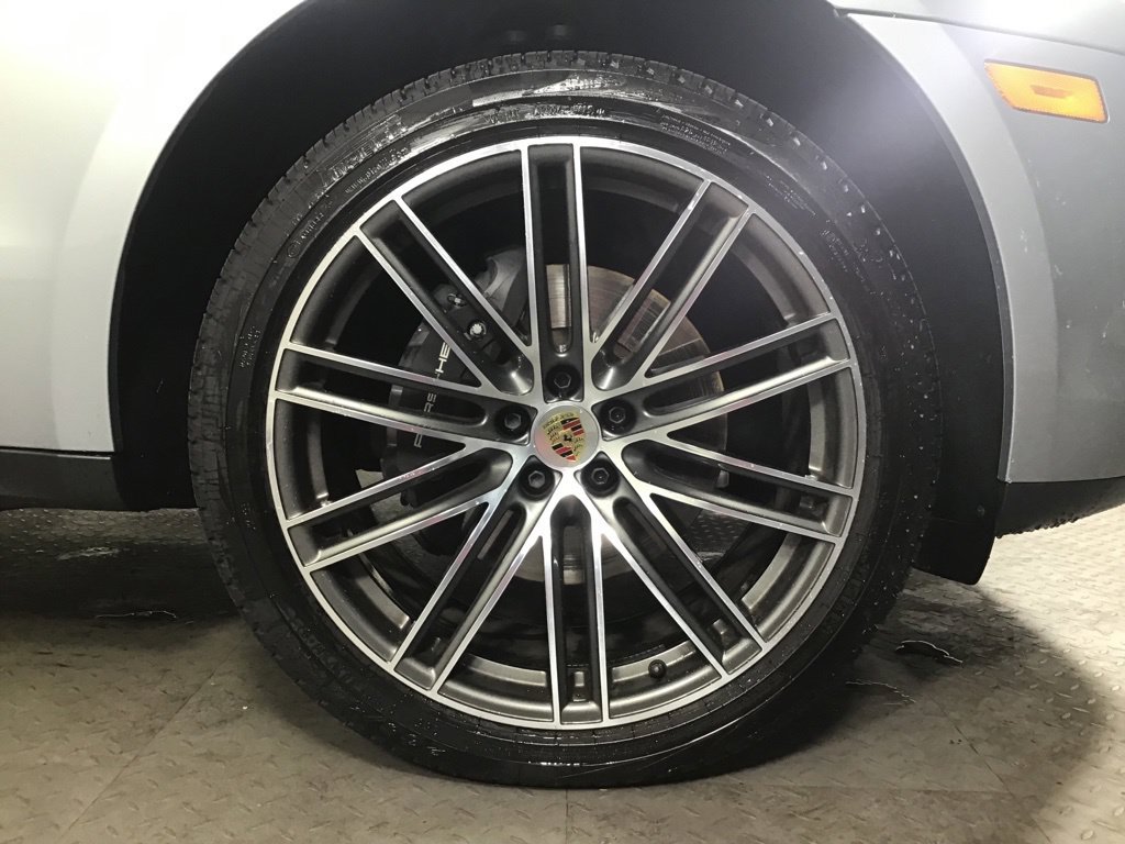 Certified 2026 Porsche Macan AWD/4WD image 13
