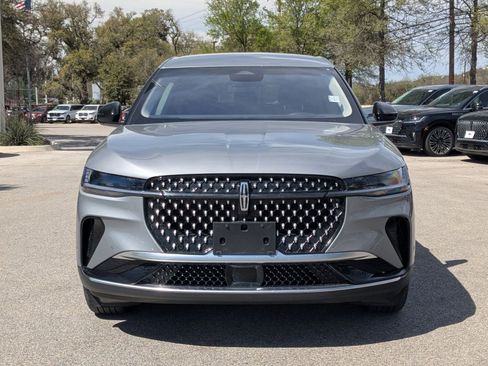 Used 2024 Lincoln Nautilus Premier image 8