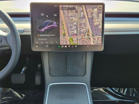 Used 2024 Tesla Model Y Long Range RWD image 15