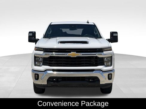 Used 2025 Chevrolet Silverado 2500 LT w/ Convenience Package AWD/4WD image 3