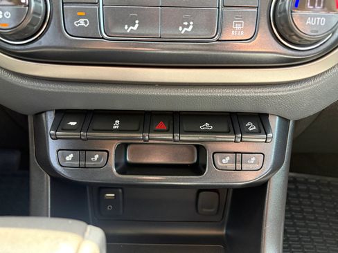 Used 2018 Chevrolet Colorado Z71 RWD image 14
