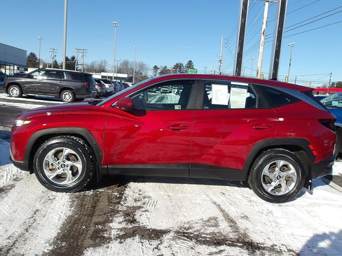 Certified 2024 Hyundai Tucson SE image 5