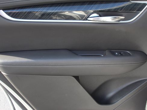 Used 2020 Cadillac XT6 Premium Luxury image 27