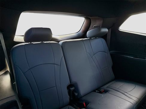 Used 2024 Buick Enclave Essence w/ Experience Buick Package image 29