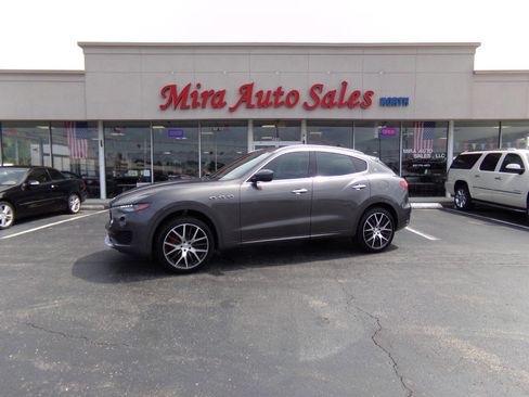 Used 2017 Maserati Levante w/ Luxury Package AWD/4WD image 1