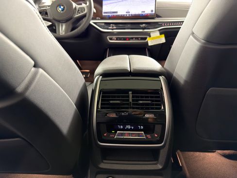 New 2026 BMW X7 xDrive40i w/ M Sport Package image 30