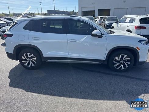 Certified 2025 Volkswagen Tiguan S FWD image 3