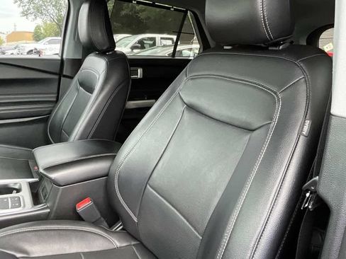 Used 2023 Ford Explorer Limited w/ Equipment Group 301A RWD image 35
