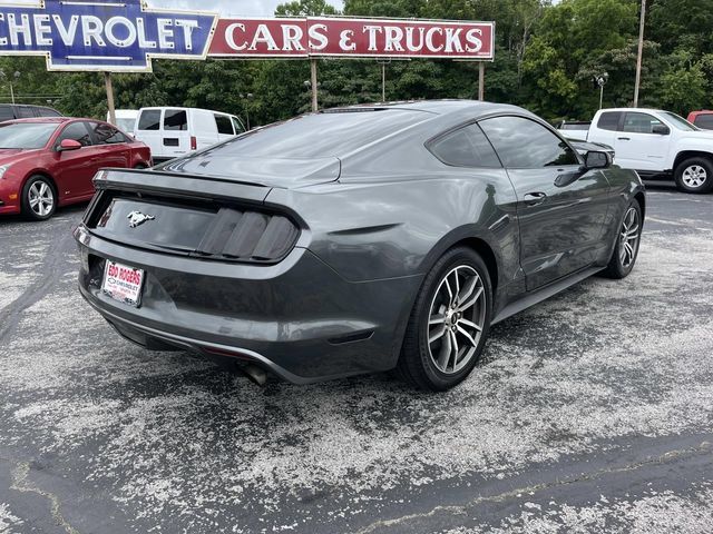 Used 2017 Ford Mustang Coupe RWD image 3