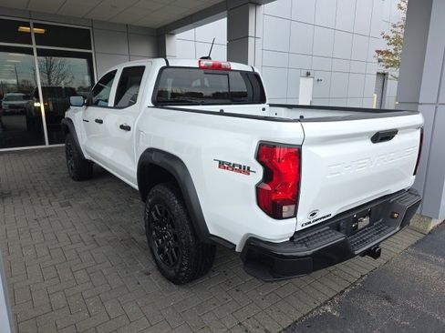 Used 2024 Chevrolet Colorado Trail Boss image 2