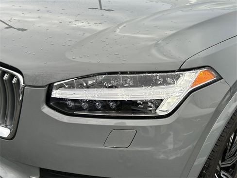 Used 2024 Volvo XC90 B6 Plus image 7