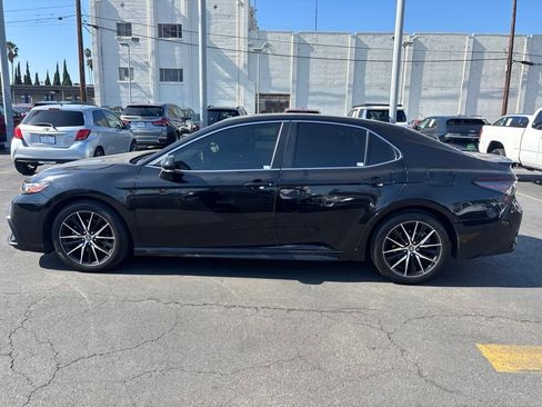 Used 2023 Toyota Camry SE FWD image 7