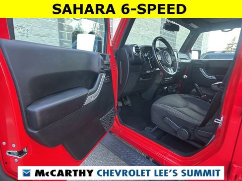 Used 2018 Jeep Wrangler Unlimited Sahara w/ Dual Top Group image 16