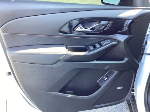 Used 2023 Chevrolet Traverse RS image 17