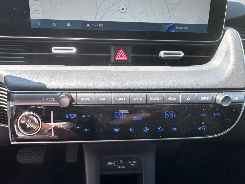Used 2026 Hyundai Ioniq 5 Limited AWD/4WD image 19