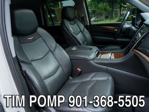 Used 2019 Cadillac Escalade Luxury AWD/4WD image 19