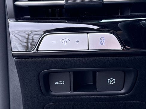 Used 2025 Genesis G80 2.5T image 13