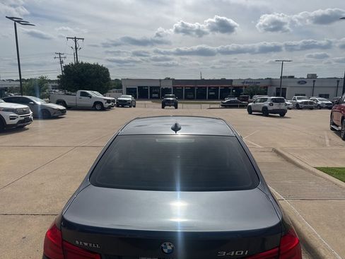 Used 2017 BMW 340i Sedan RWD image 5