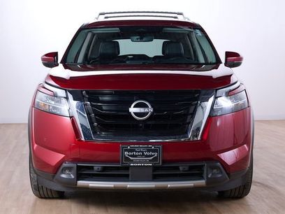 Used 2024 Nissan Pathfinder SL w/ SL Premium Package