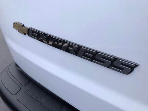 Used 2024 Chevrolet Express 2500 w/ Driver Convenience Package image 14