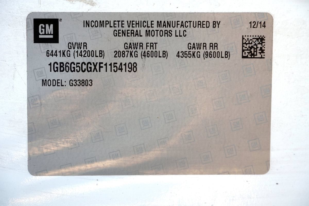 Used 2015 Chevrolet Express 4500 RWD image 44