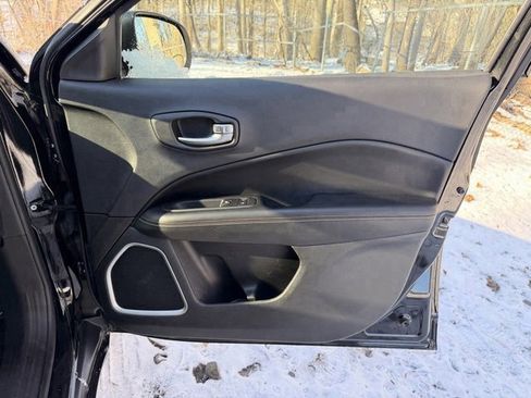 Used 2019 Jeep Compass Latitude w/ Popular Equipment Group image 11