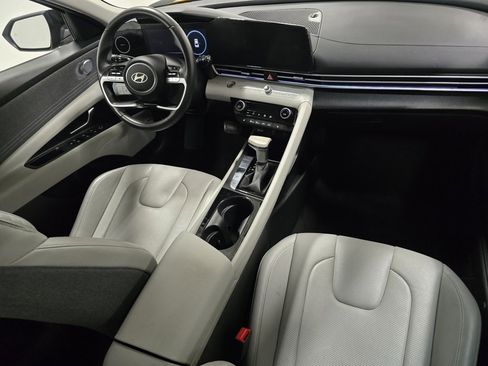 Used 2024 Hyundai Elantra Limited image 23